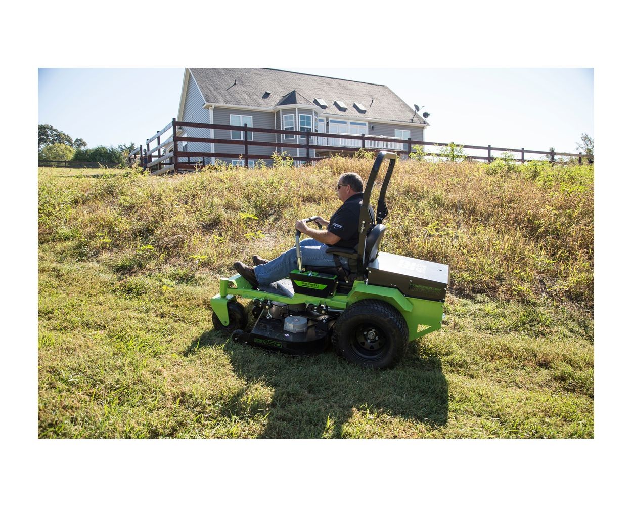 Rent the Zeroturn commercial mower Electric 60" Paradise Rental